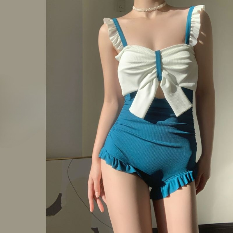 Costumes - ملابس سباحة نسائية أنيقة بتصميم فيونكة