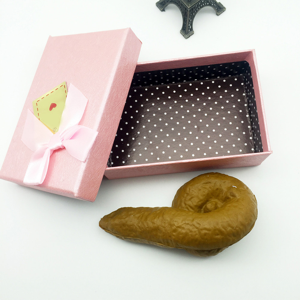 براز مزيف واقعي للعب المزاح، ن - مراجعة Fake Poop Gag Gift وسعره