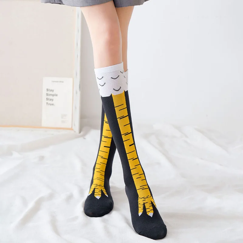 جوارب طويلة مضحكة بتصميم مخلب  - مراجعة Funny Chicken Leg Socks وسعره